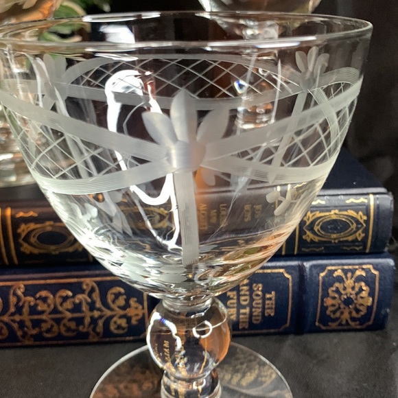 Set of 4 Beautiful vintage Cut lattice and fan on glass water goblet by McBride - Picture 3 of 9
